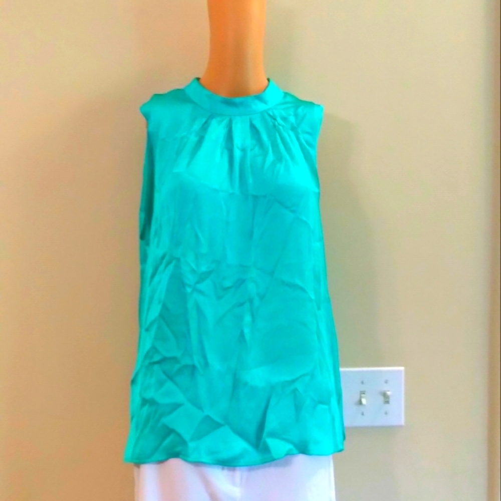 women's top